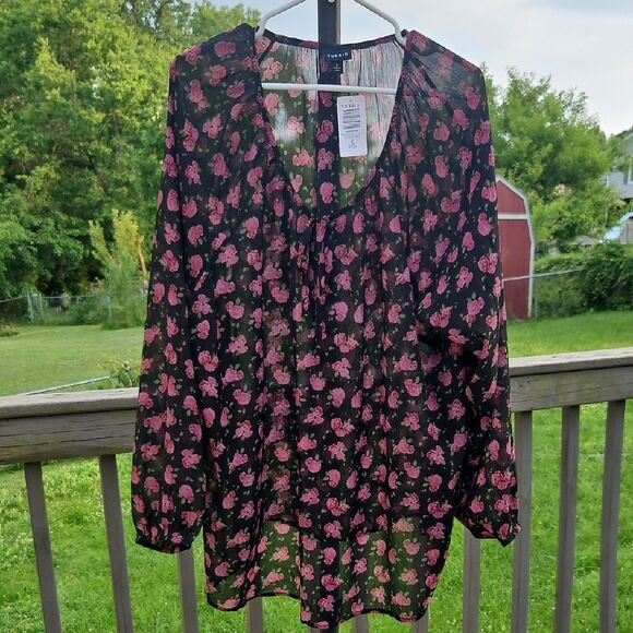 Torrid Black Pink Floral Sheer Blouse NWT Size 3X (22/24) - Picture 1 of 5
